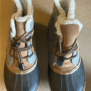 Sorel Out N About Gray Felt Insulated Duck Rain Snow Boots Kids Sz 3 Waterproof